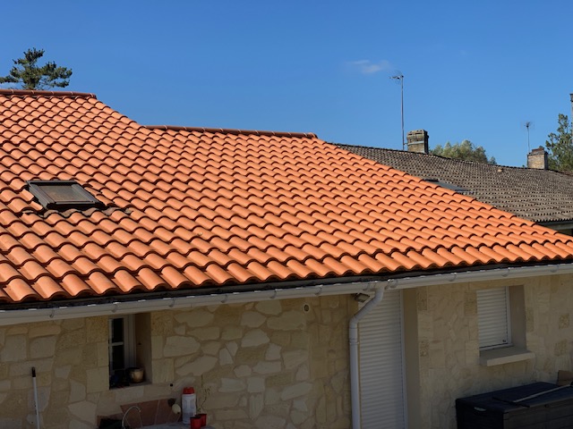Installation de toiture à Laruscade à Bordeaux et en Gironde par Omavar Couverture