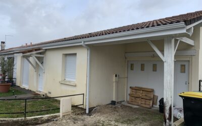 Pose de gouttières et habillage d’avant-toit en PVC à Léognan près de Bordeaux